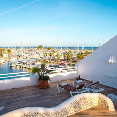 Modern And Luxury 2 Bedroom On Island In The Marina Harbour Daire Benalmádena