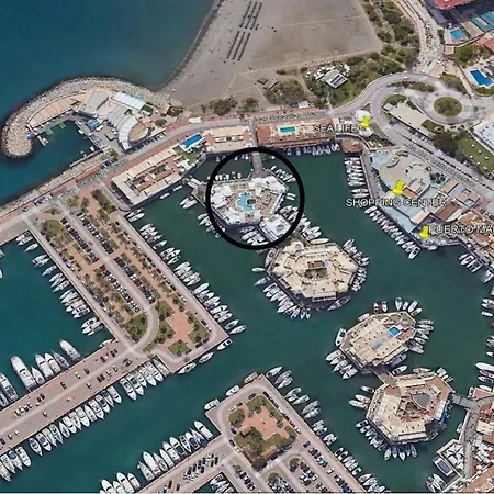 Daire Modern And Luxury 2 Bedroom On Island In The Marina Harbour Benalmádena